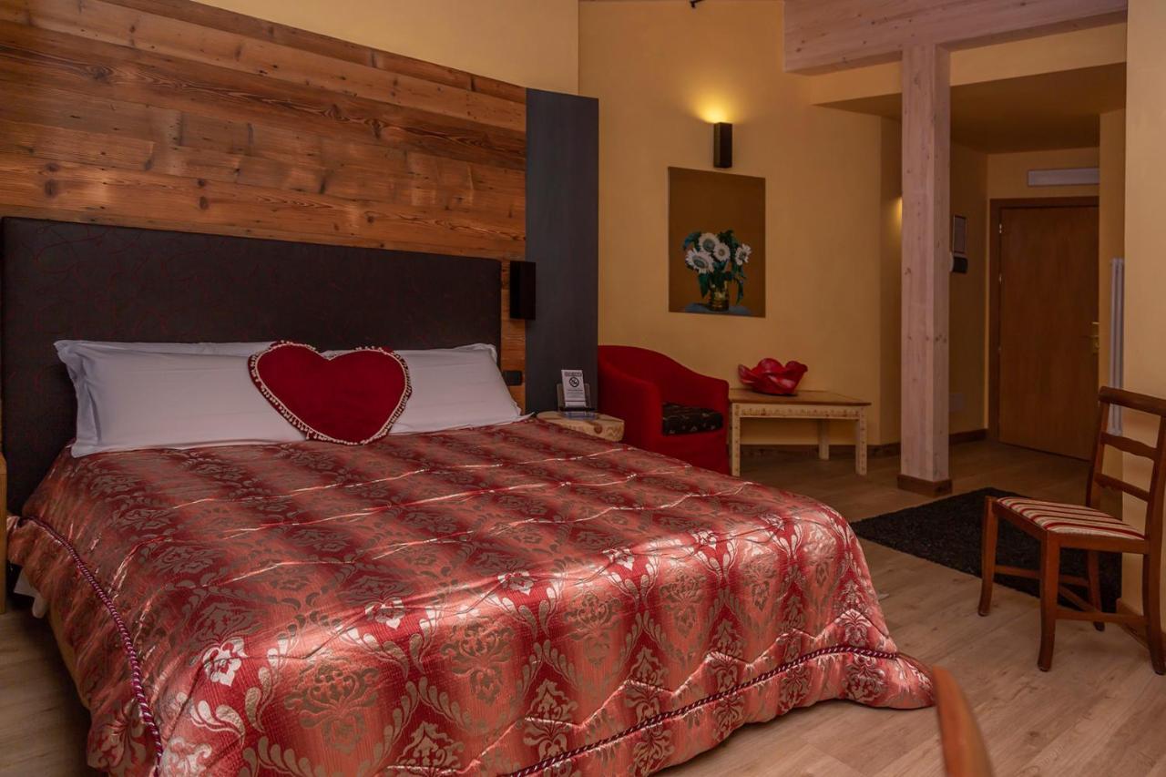 Hotel Chaberton Cesana Torinese Exterior photo