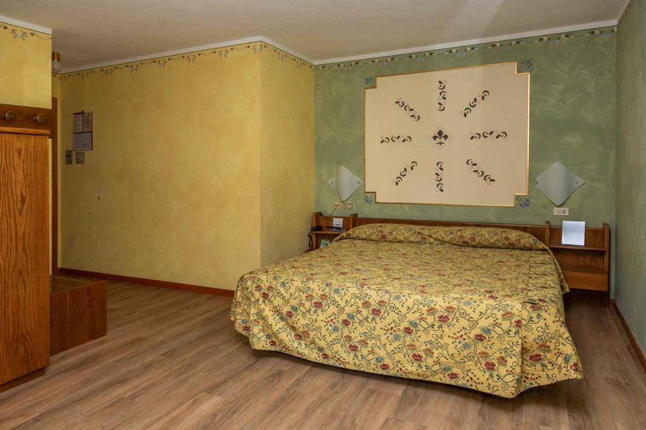 Hotel Chaberton Cesana Torinese Exterior photo