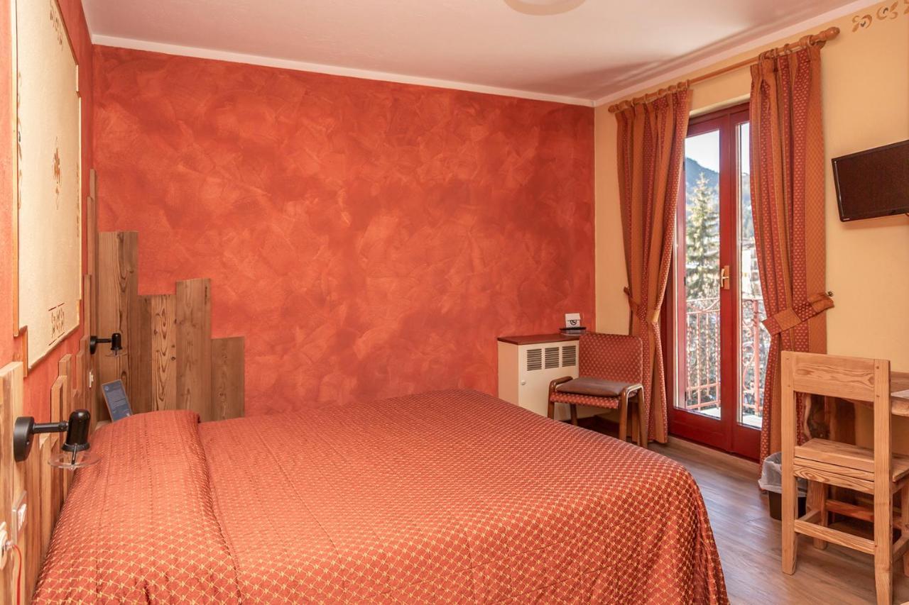 Hotel Chaberton Cesana Torinese Exterior photo