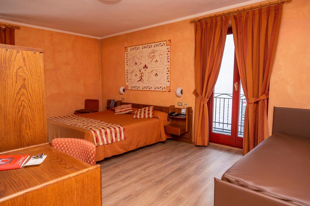 Hotel Chaberton Cesana Torinese Exterior photo
