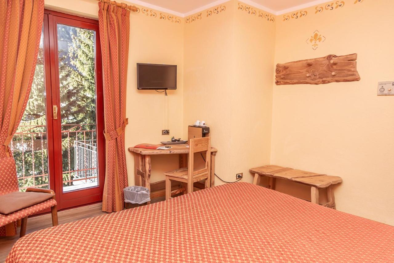Hotel Chaberton Cesana Torinese Exterior photo