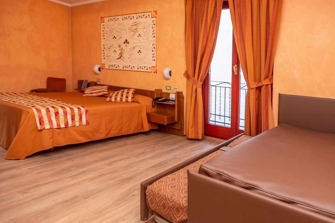 Hotel Chaberton Cesana Torinese Exterior photo