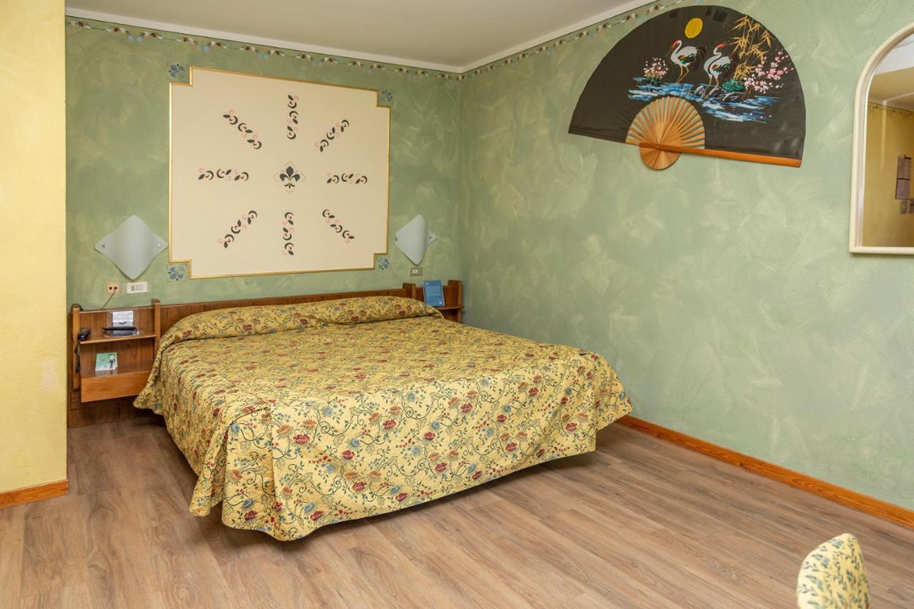 Hotel Chaberton Cesana Torinese Exterior photo