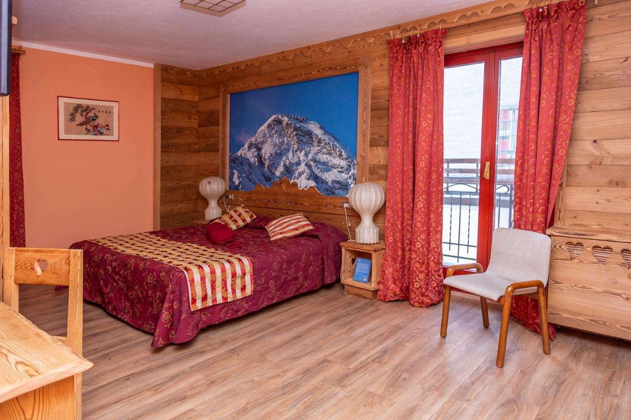 Hotel Chaberton Cesana Torinese Exterior photo